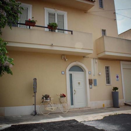 Il Giardino Nascosto Bed & Breakfast Portopalo Di Capo Passero Bagian luar foto