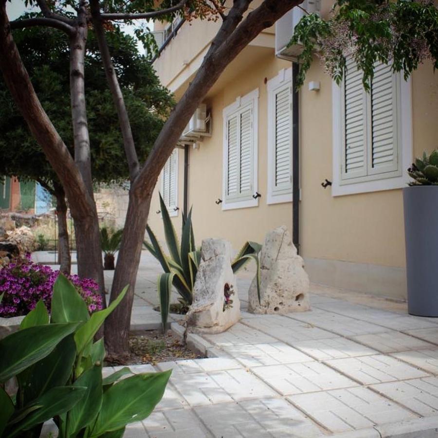 Il Giardino Nascosto Bed & Breakfast Portopalo Di Capo Passero Bagian luar foto