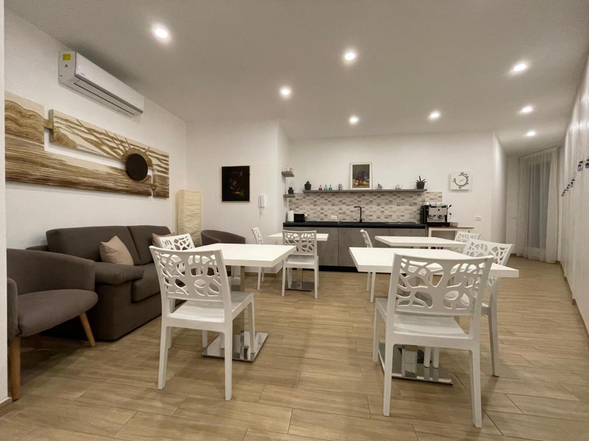 Il Giardino Nascosto Bed & Breakfast Portopalo Di Capo Passero Bagian luar foto