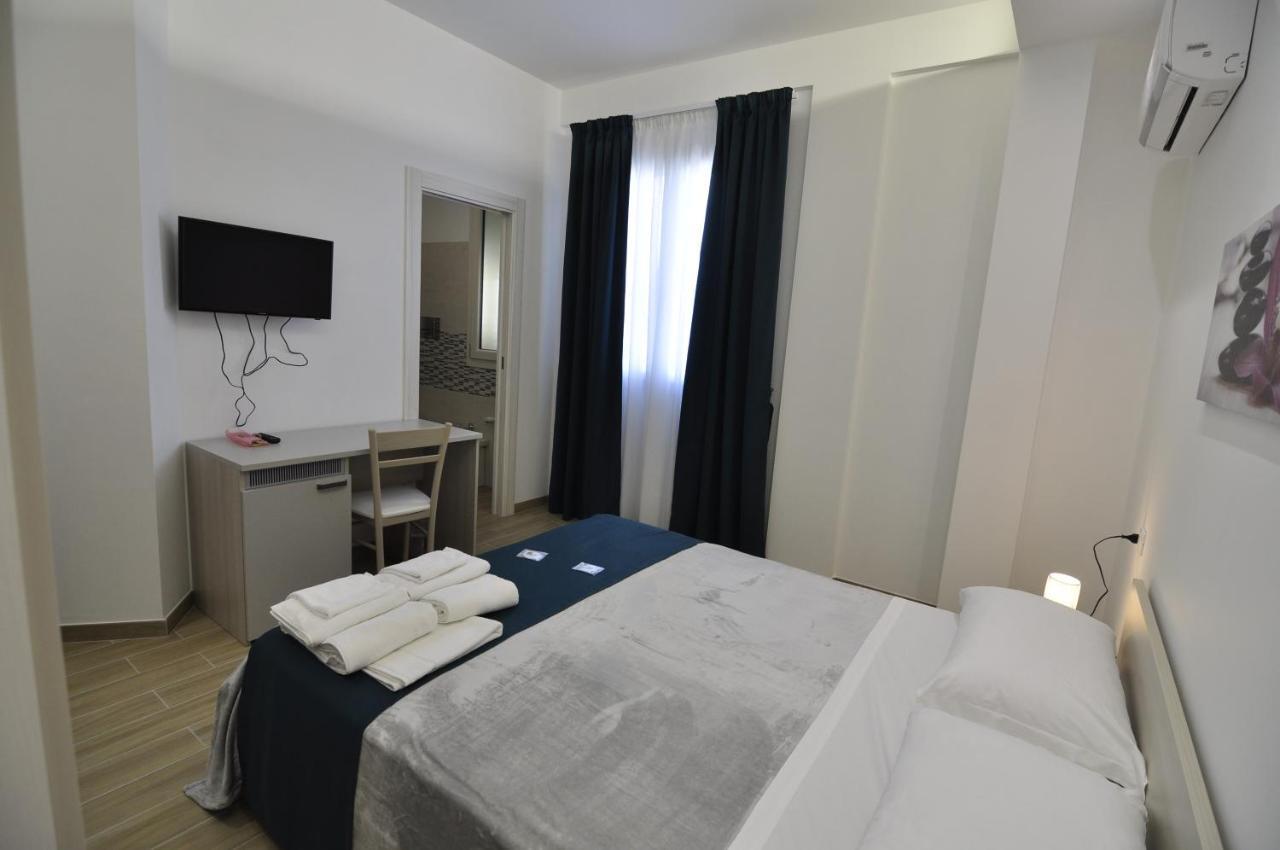 Il Giardino Nascosto Bed & Breakfast Portopalo Di Capo Passero Bagian luar foto