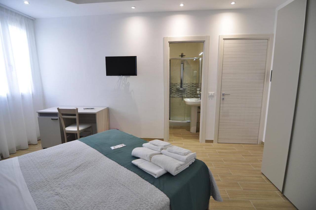 Il Giardino Nascosto Bed & Breakfast Portopalo Di Capo Passero Bagian luar foto
